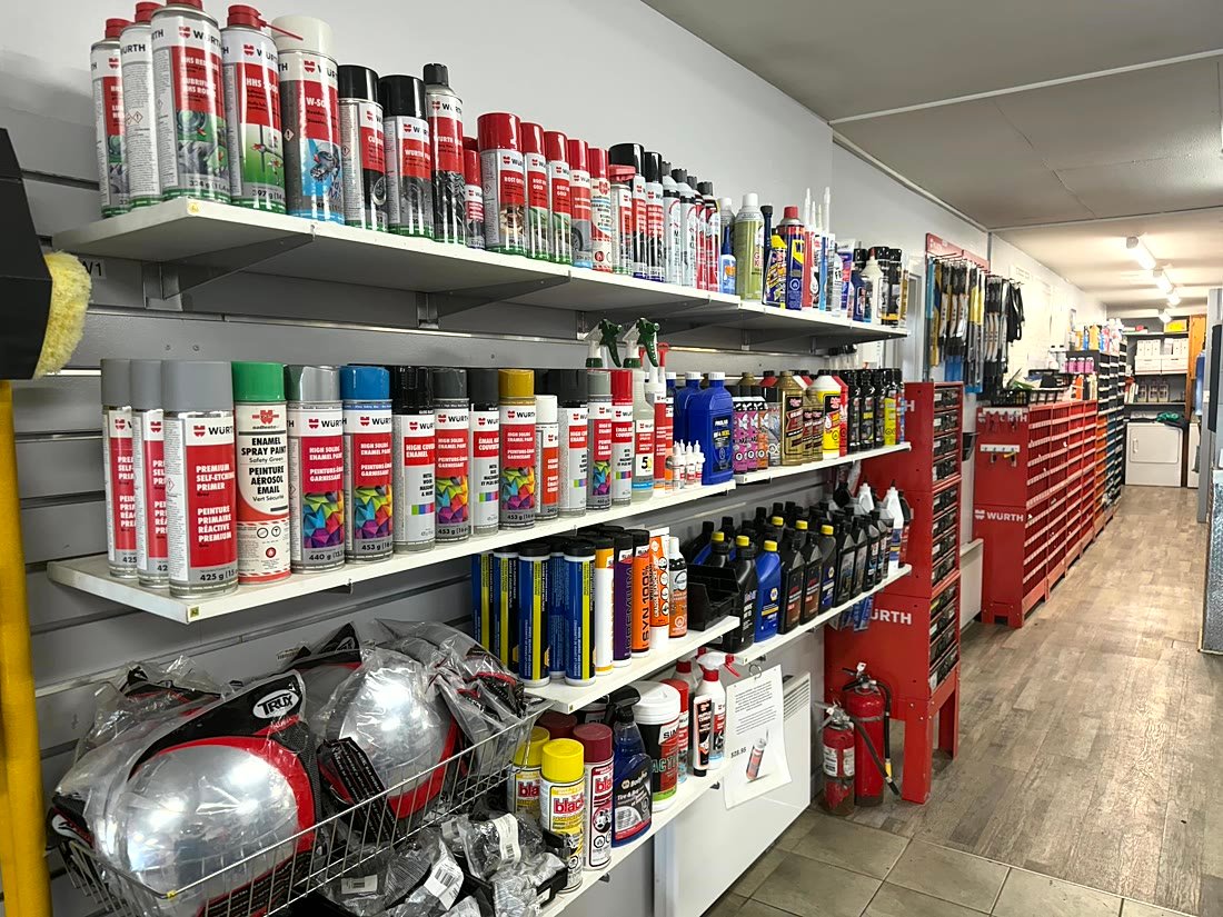 Shelves of products and lubricants for heavy vehicles